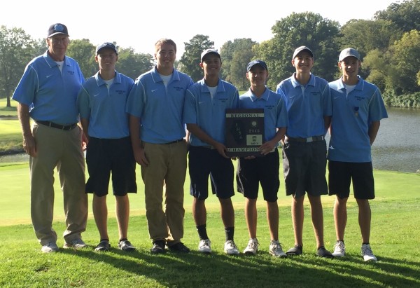 Mater Dei's boys golf team qualified for the Illinois High School State Golf Tournament.